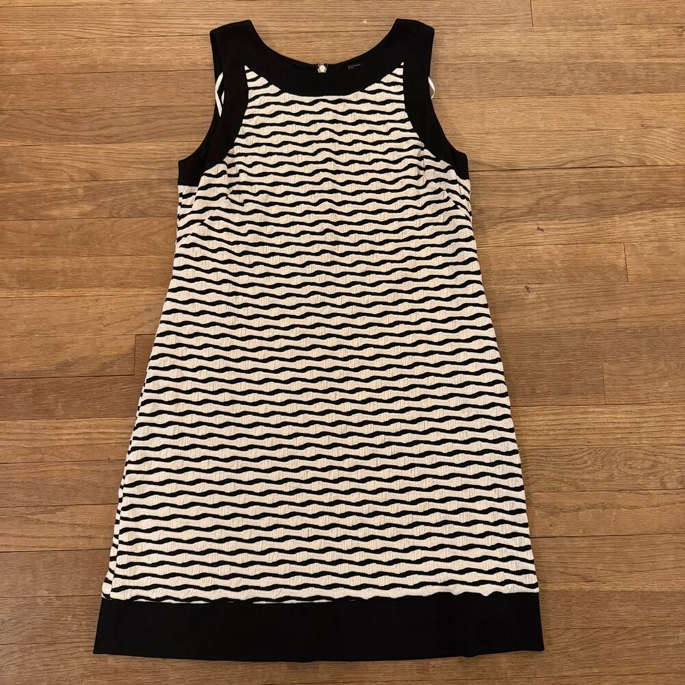 Jessica Howard black white sleeveless knee length shift dress size 14P
b52
